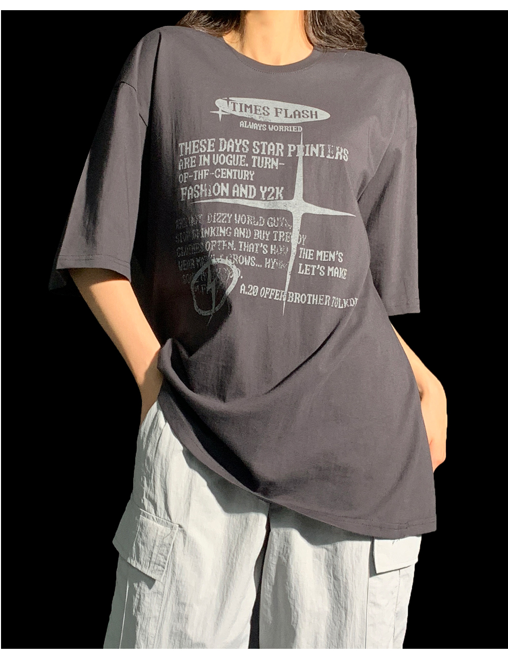 반팔 티셔츠 모델 착용 이미지-S1L6